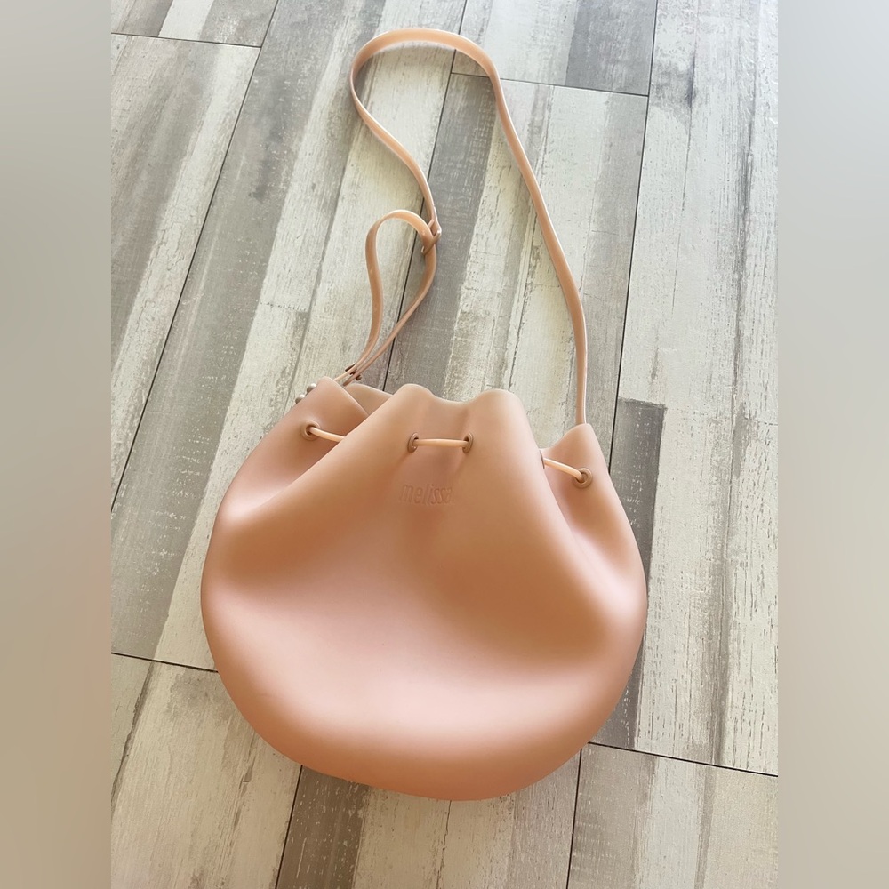 Melissa Bucket “Sac Bag” Light pale pink with adjustable strap
NWOT
